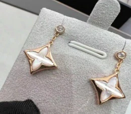 B-white shell earrings