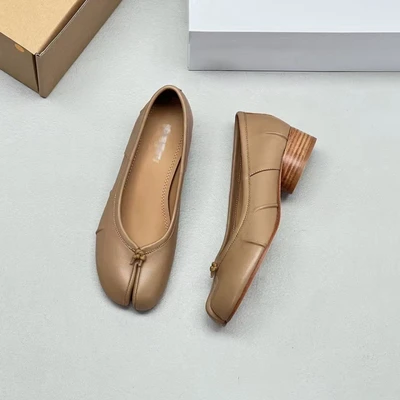 Medium heel nude