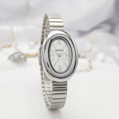 Silver belt silver shell white plate