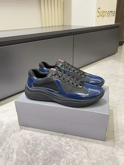 Black blue-patent leather
