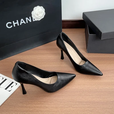 Black leather 9cm