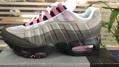 Gray light pink hook