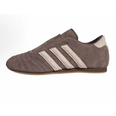 Light brown and white (without laces)