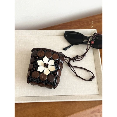 White large cauliflower shell bag
