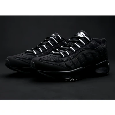Black and white shoelaces