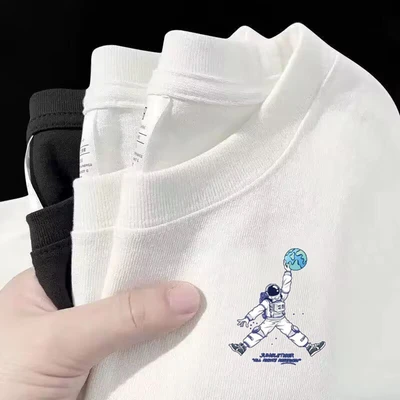 Astronaut slam dunk small label (white)