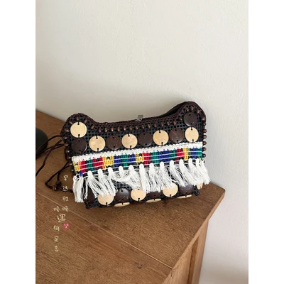 Brown tassel coconut shell bag