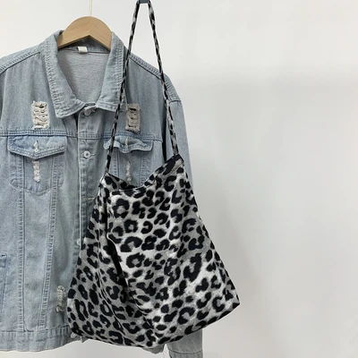 Retro gray large leopard print with zipper