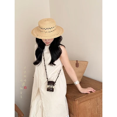 White coconut shell woven bag