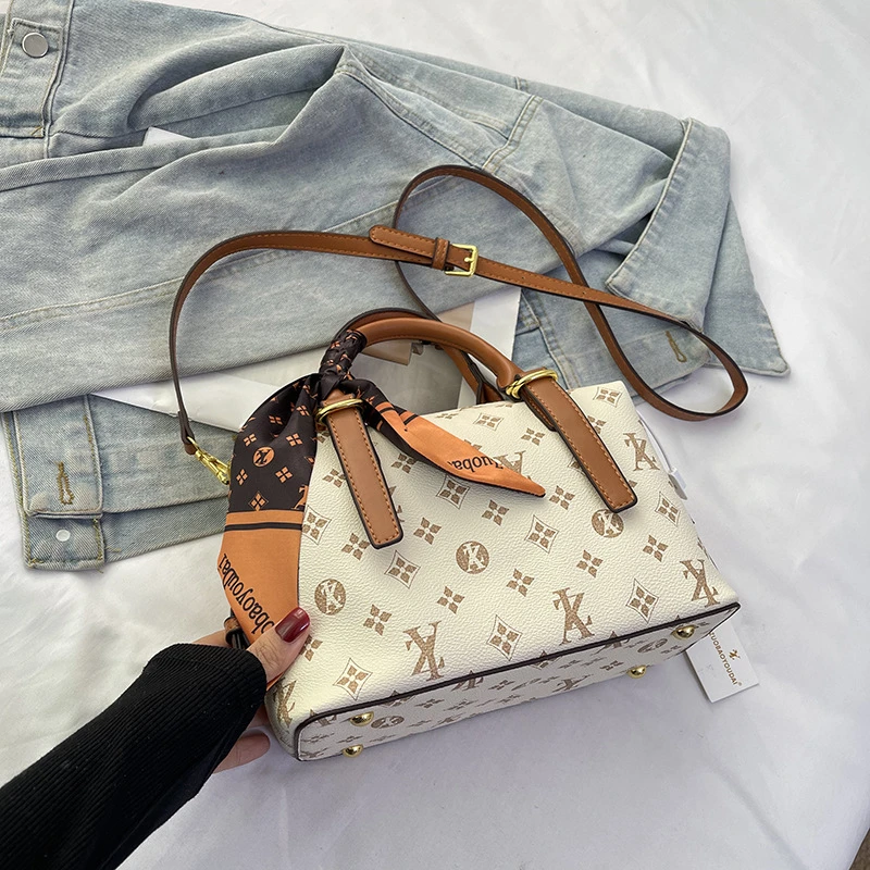Cross-Border Women's Bag 2026 New Small Square Bag Trendy Korean Style Letter Retro Simple Versatile Shoulder Crossbody Pillow Bag