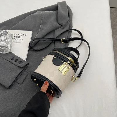Beige with black-no pendant