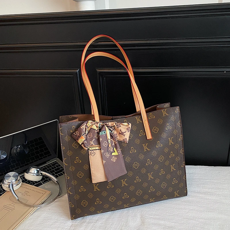 High-End Bags for Women 2025 New Style Retro Printed Commuter Large-Capacity Versatile Fashionable Shoulder Bag