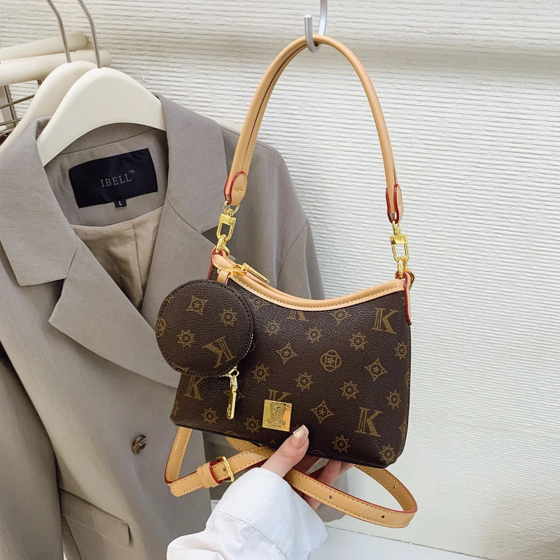 2026 New High-End Shoulder Crossbody Bag, Retro Women's Underarm Bag, Versatile Commuter Light Luxury Tote Bag