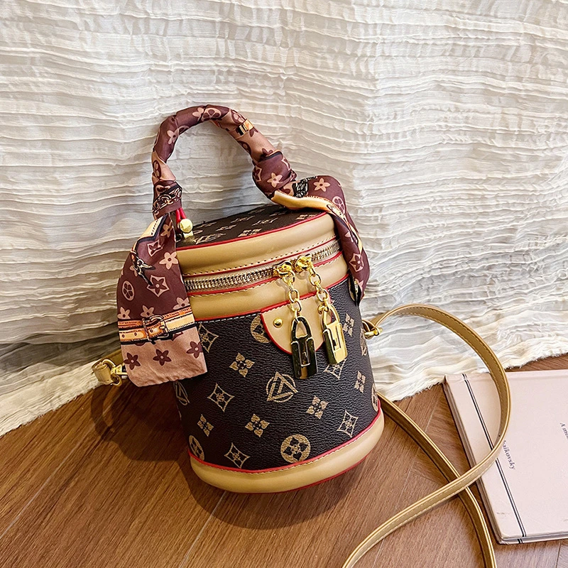 Women's Cylindrical Handbag Small Bag 2026 New Fashion High-End Cylindrical Shoulder Bucket Crossbody Bag