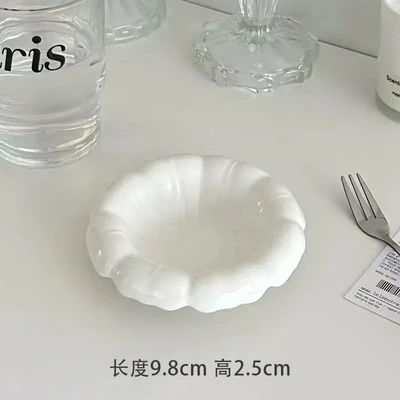 Eight-petal flower dish