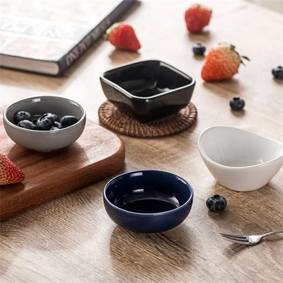 Small round bowl-black