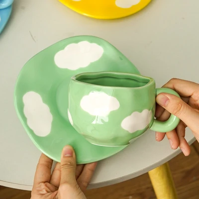Xd-1060-006d cup and saucer (green white cloud)
