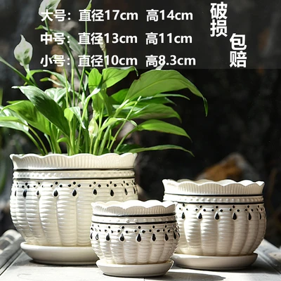 Black and white with large, medium and small 3-piece set