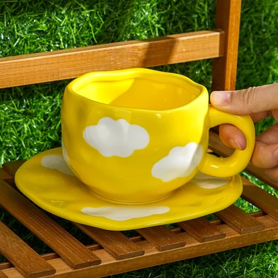 Xd-1060-006e cup and saucer (yellow white cloud)