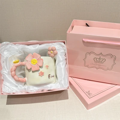 [pink gift box] (contrast color) pink flower cup