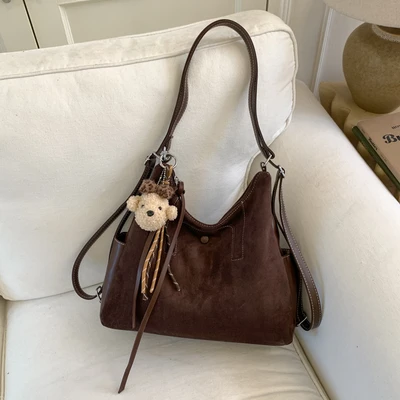 Brown + pendant