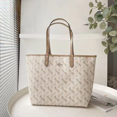 Carriage white