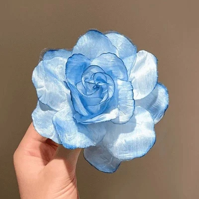 Blue mesh large rose