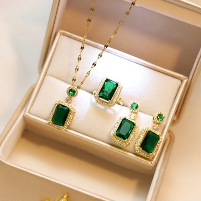 Green three-piece set