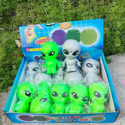 Alien squishy toy (color random)