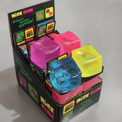 5cm solid color ice cube pinch (mixed colors)