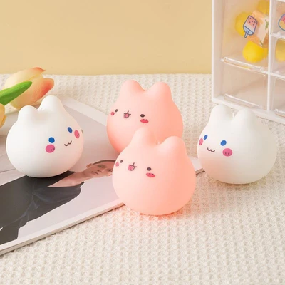 Little rabbit squeeze toy (color random)