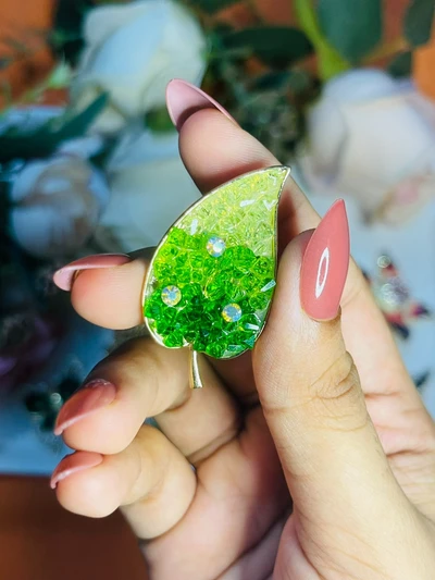 Green Crystal Leaf Brooch 🍃✨
