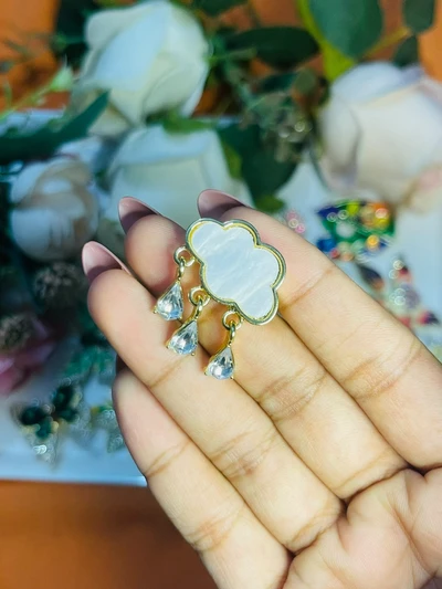 Pearl Flower Brooch