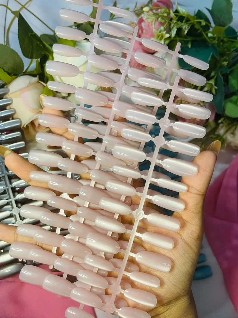 Glossy Pale Lilac Nails
