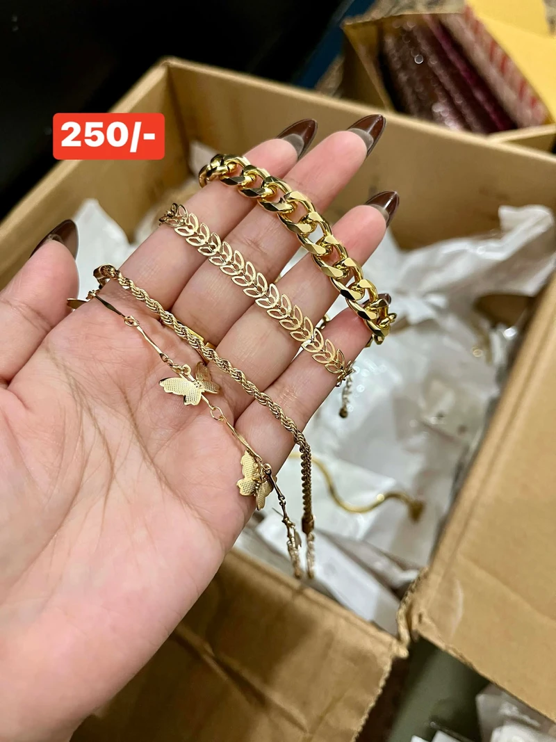 4 pcs Butterfly Bracelet Set ✨
