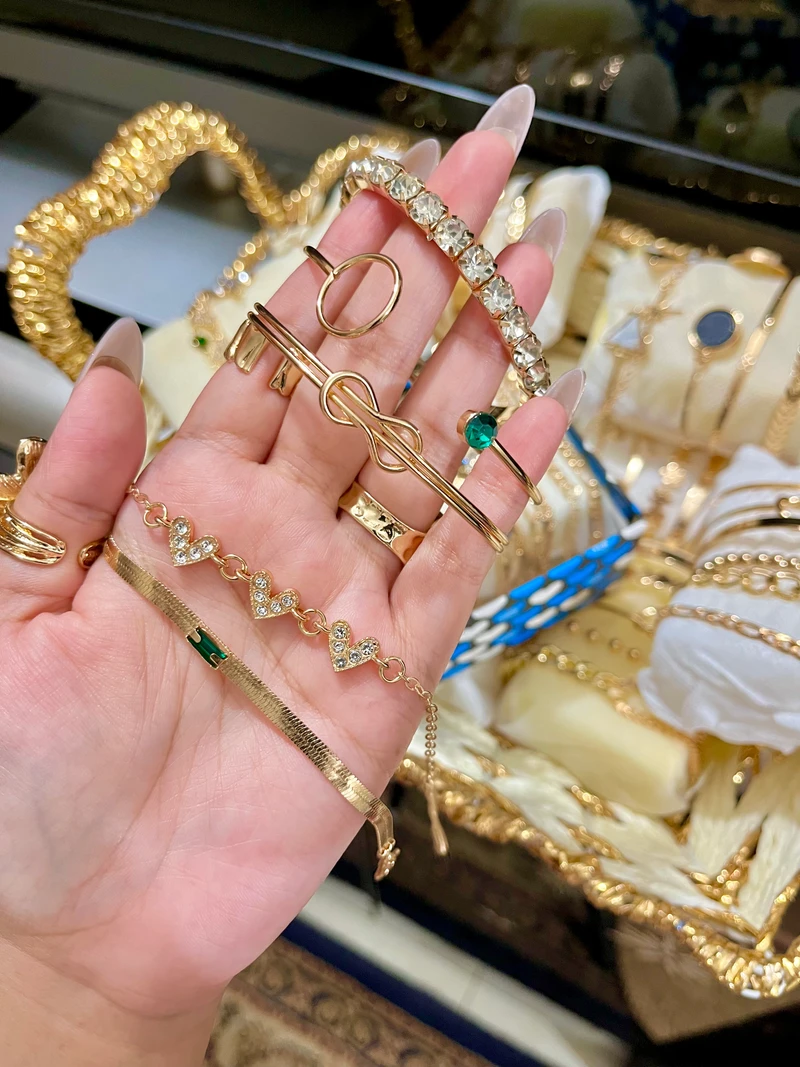 5 pcs Stunning Green Cuff Bracelet Set✨