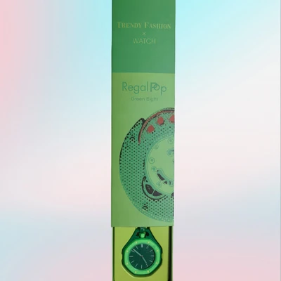 Emerald green, watch + box