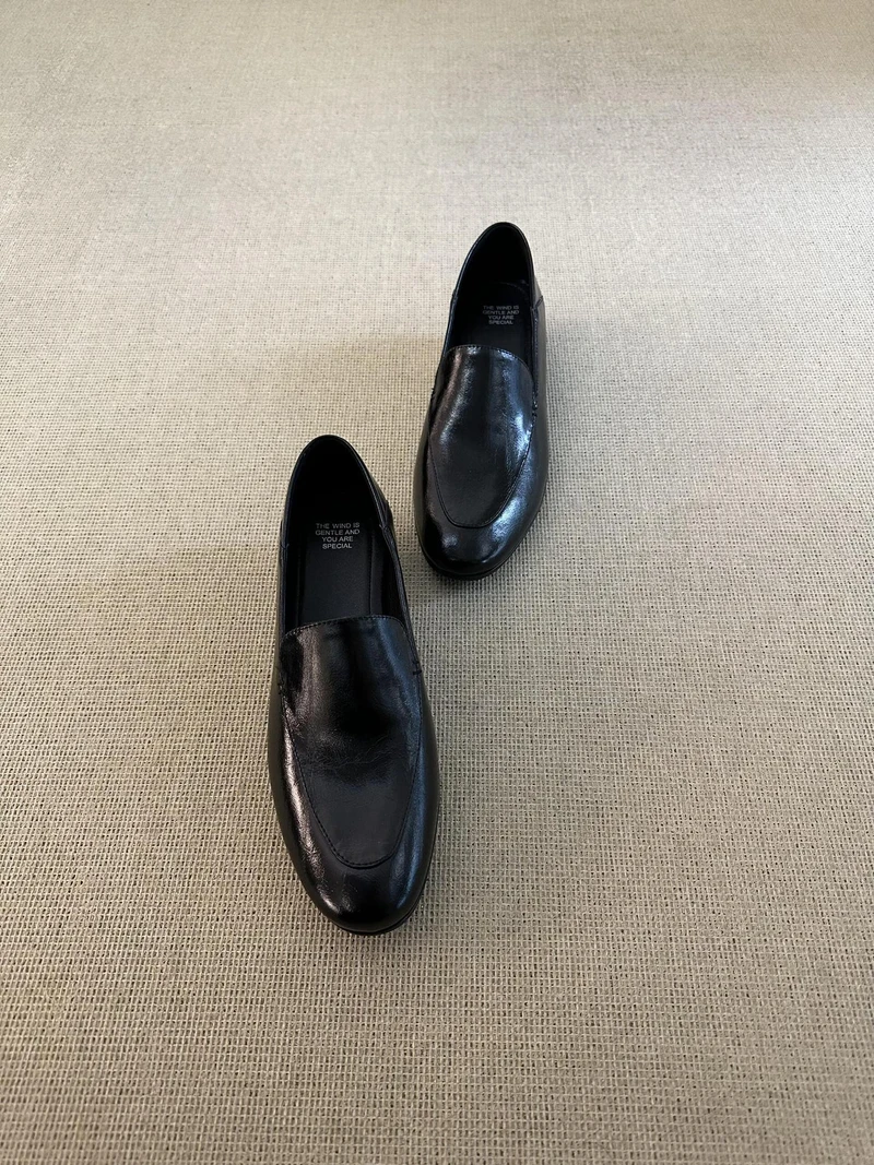 In Stock~Simple Round-Toe Leather Shoes with Chunky Heels, 2026 Spring Collection, Comfortable and Versatile, Slip-On Loafers for Commuting Style