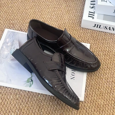 Brown red (crocodile pattern)