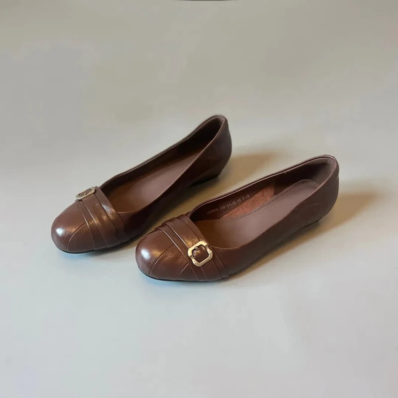 Commuter-style Mary Jane shoes with a wedge heel, 2026 autumn new model, simple and versatile slip-on round-toe leather shoes with a shallow cut