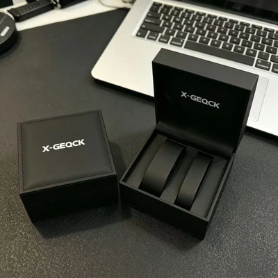 Bracelet flip box