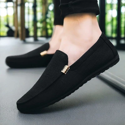 D663 black