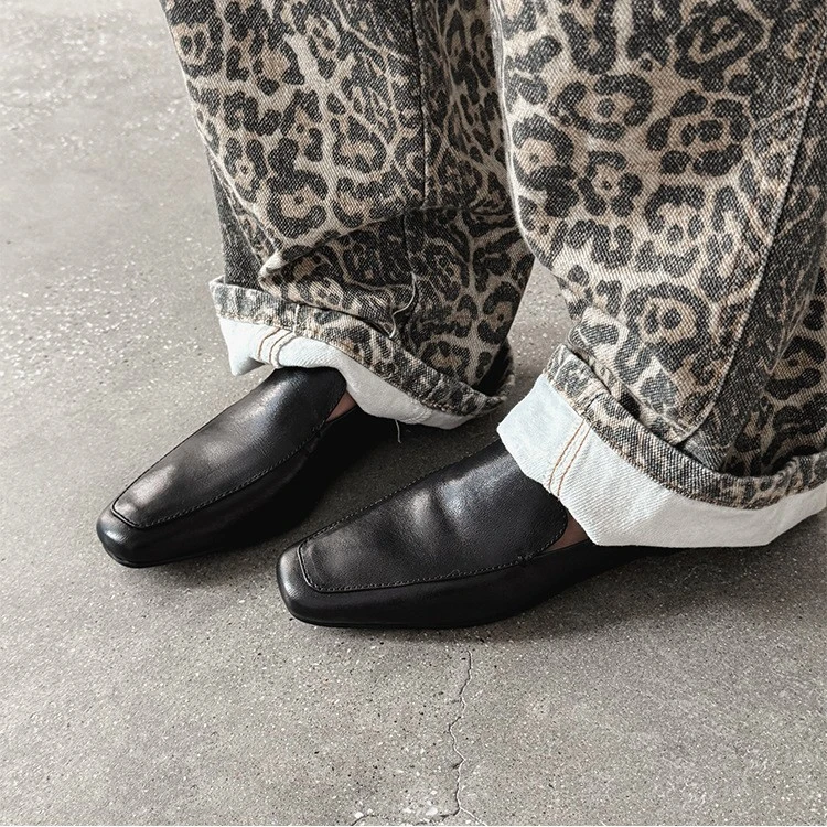 High-End Retro-Style Versatile Loafers 2026 New Niche British Style Slip-On Low-Heeled Square-Toe Women's Shoes