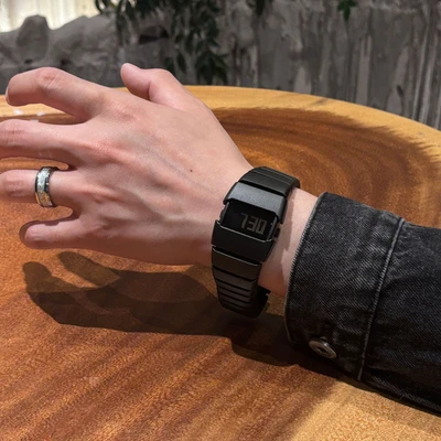 Special shaped electronic black