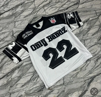 Xhp6e1duw-black and white