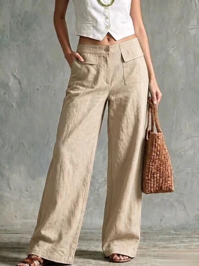 Apricot color