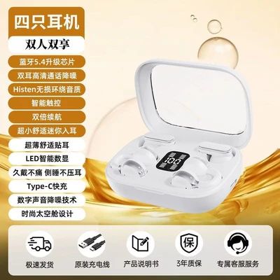 Q10 pair of headphones silver