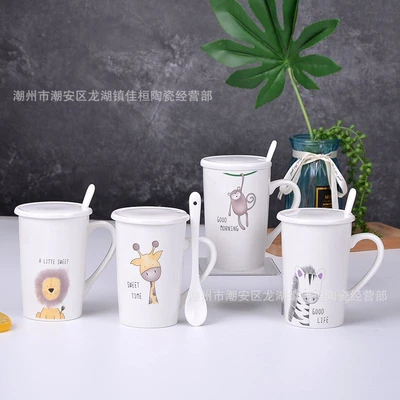 Ceramic spoon with animal ceramic lid