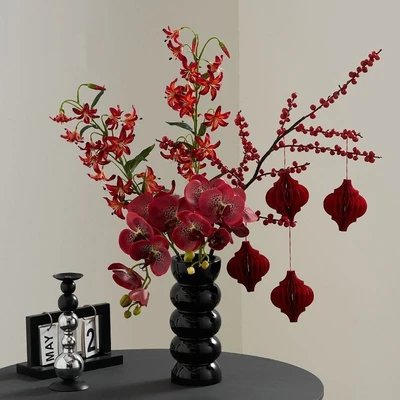 Main picture: a set of vases + flowers [4 lanterns]