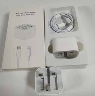 PD20W UK standard folding-pin charger head bare + 20W C to Apple 2m cable + packaging box